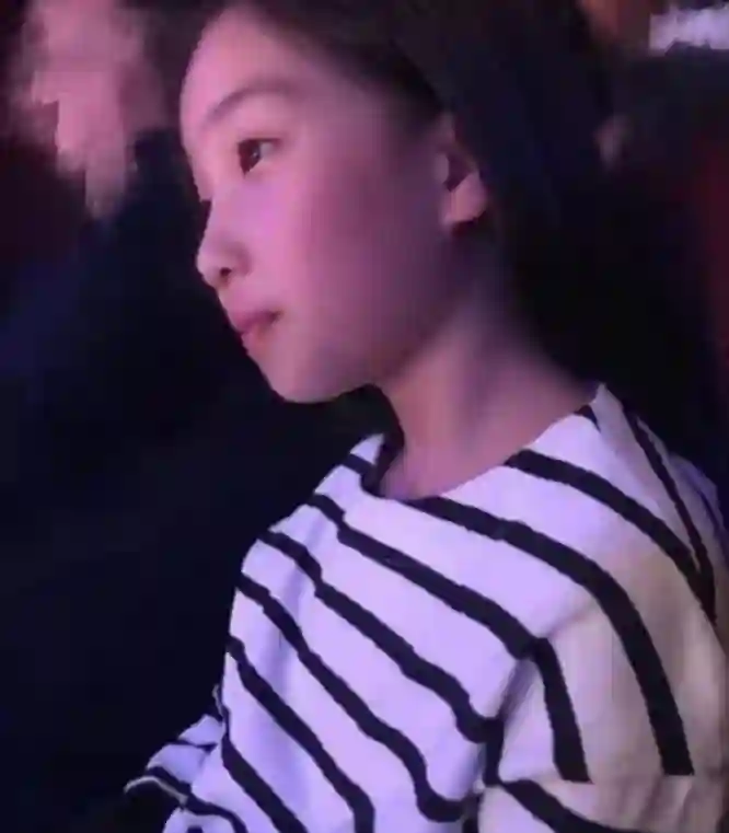 高晓松17岁女儿首露正脸！五官精致长相高级，曾被妈妈夸像全智贤