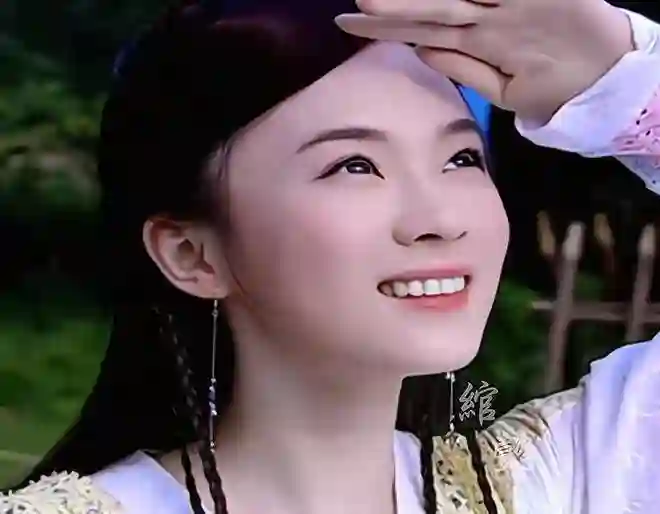 22年后再看霍思燕和杨蓉，一个胖成球依旧美艳，一个脸变的认不出