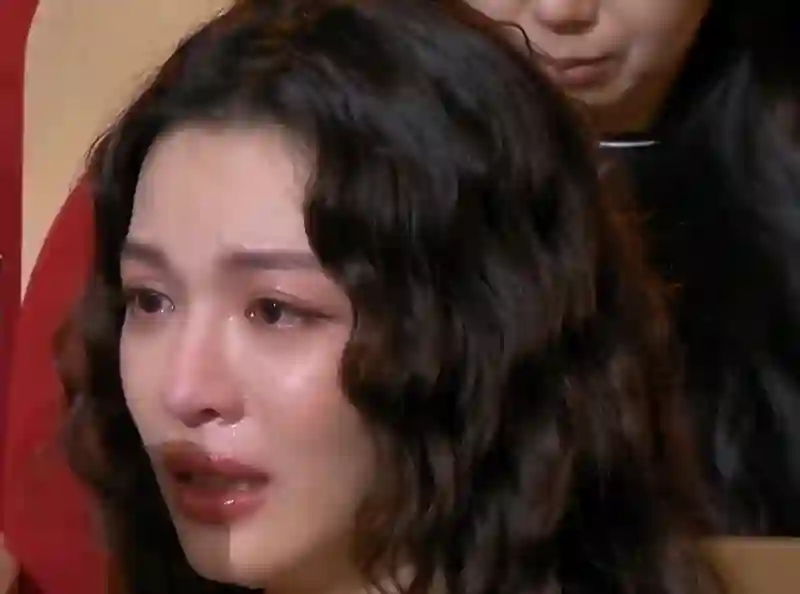 闫妮的腿、钟楚曦的身段、宋佳的发际线，这届白玉兰奖看点真不少