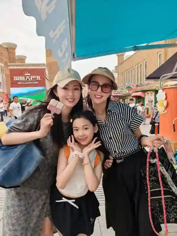 佟丽娅舞剧首秀成功，好友董璇母女暖心力挺