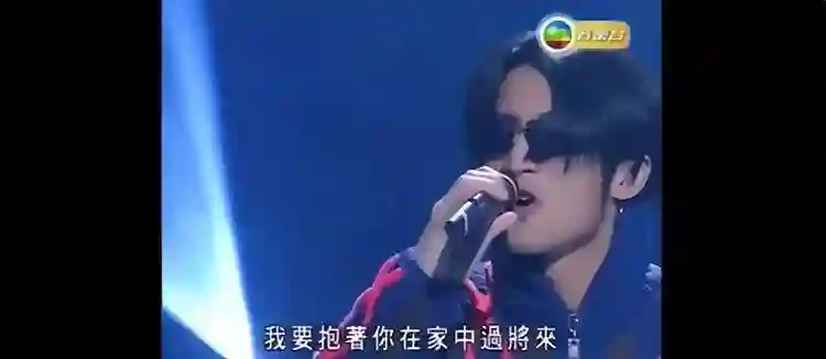 演唱会这4天，谢霆锋与儿子越发亲密，张柏芝一反常态，回忆旧事