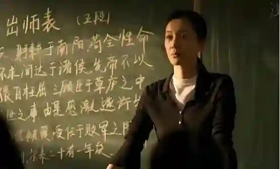 女演员与他同居5年，将美好的年华都给了他，他却选择和闺蜜结婚
