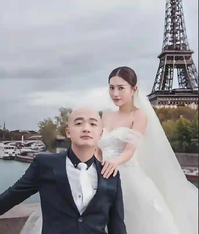 包贝尔：曾同时谈7个女友，娶学妹包文婧，如今生二胎很幸福