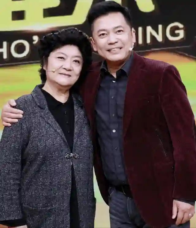 演员何政军：我这辈子最正确的决定，就是娶了个平凡的妻子