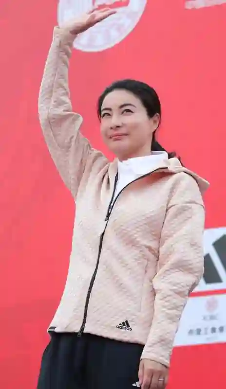 考古章子怡霍启山：看似天生一对，如今才知他俩根本不是一路人
