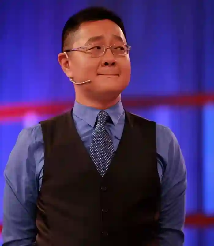 口无遮拦，咸猪手人品堪忧，这些令人讨厌的主持人没一个是冤枉的