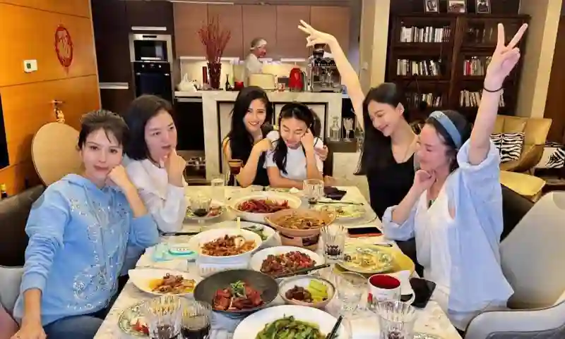 吴佳妮披露马景涛晕倒原因：谈新女友后健康每况愈下，拒见子女