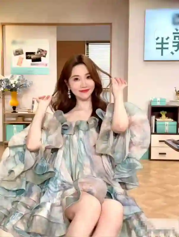 张纯烨：从“长腿女神”到主持顶流，为何让她成卫视新标杆？
