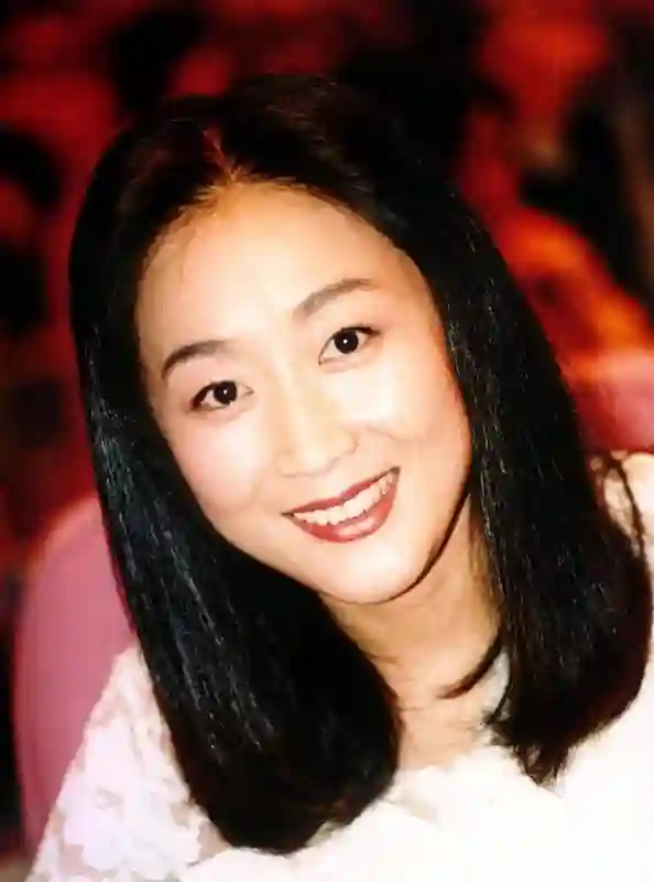 演员陈瑾：与哥哥约定一辈子不婚不育，却和62岁的巫刚在一起20年