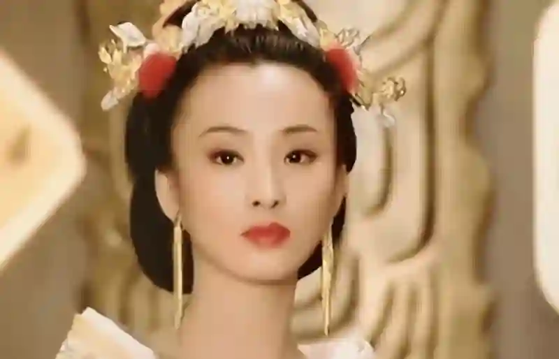 出道零绯闻,为戏弃空姐,戏红却人不火的女演员