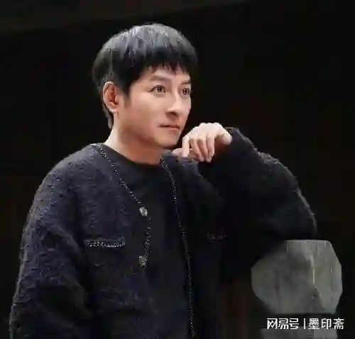 顶流主持跌落神坛，分手、封杀全经历，复出却被嘲“精神病”？