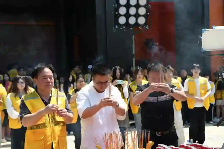 青春励志电影《校招》正式开机