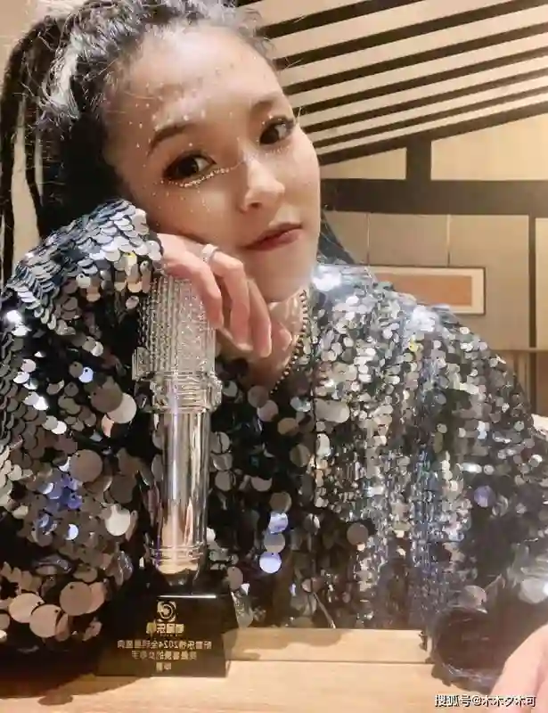 歌手毕夏遭遇车祸险丧命！半年开颅两次，丈夫因病去世近两年