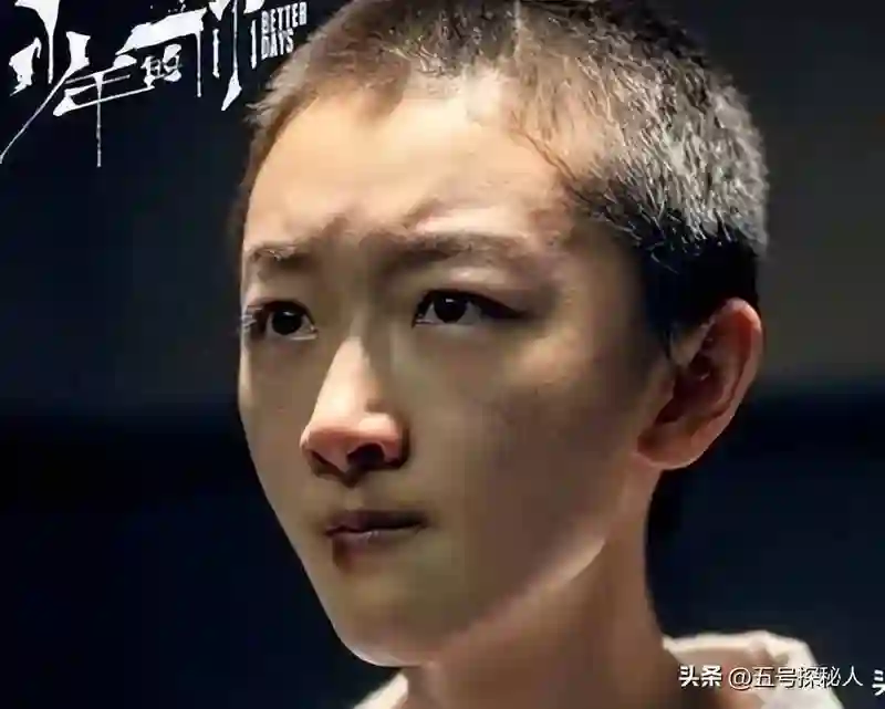 一手好牌打碎！三金影后周冬雨，因缺乏教养付出代价