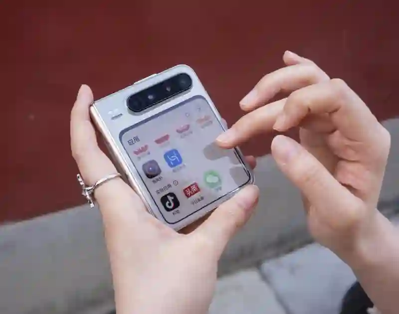 华为Pura X的这块屏幕，改变了什么？