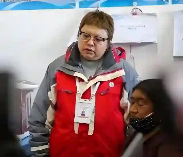 这一次，“看破又说破”的韩红，彻底撕下唐国强自以为豪的体面