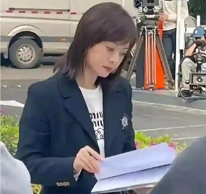 “移民风波”发酵6天后，孙俪终于更新动态，郭德纲的话真说对了