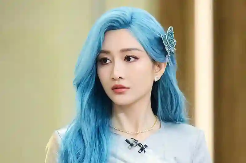 没分手？王鸥看何九华话剧，坐最佳位置不避讳，男方4月曾说未婚