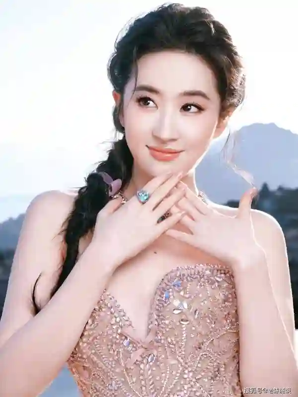 内娱颜值混战！为啥只有刘亦菲，越活越像人间清醒？