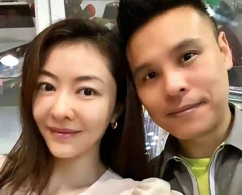 原来郭富城没说谎，44岁丑闻缠身的熊黛林，已走上另一条上坡路