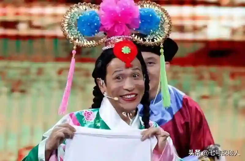 成名后抛弃原配，与女粉丝结婚生娃的宋小宝，如今状况大不如前