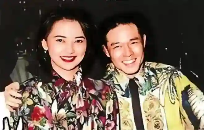 胡慧中67岁近照曝光，体态发福，女儿身材肥胖，网友：长相很普通