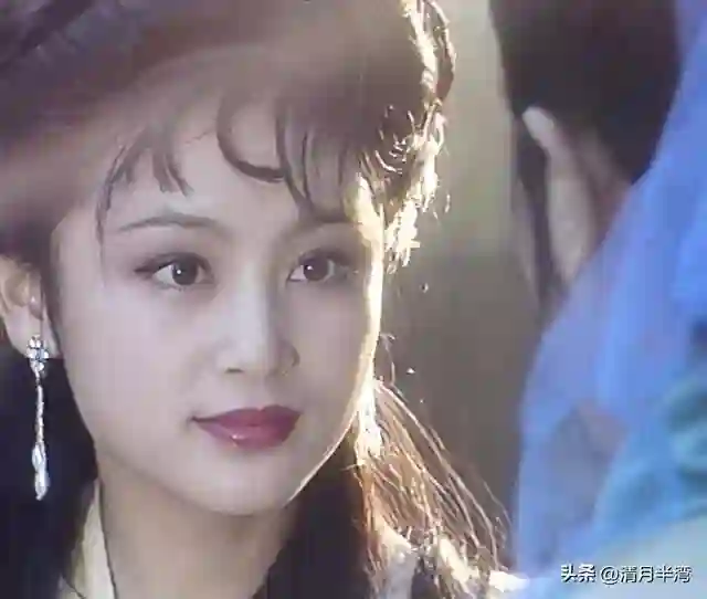 陈红脸平泪沟深算顶级美女吗？看她和周海媚、章子怡合照自有分晓