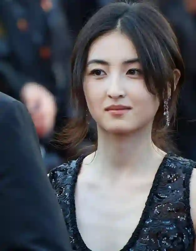 戛纳第七天：舒淇美的出众，林志玲面露凶相，李庚希咋长这样了