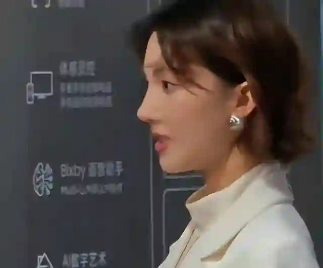 情史混乱、整容上瘾，这一次，谁都救不了鼻歪嘴斜的资源咖金晨！