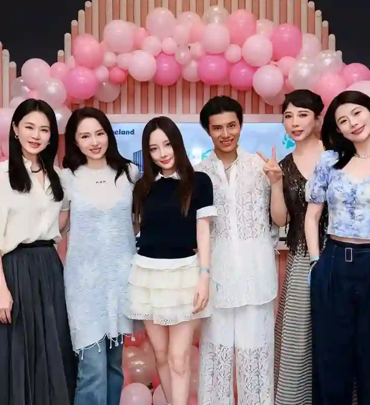 董璇女儿礼物开箱惹争议，表达太成熟，高云翔再婚后对待一胎敷衍