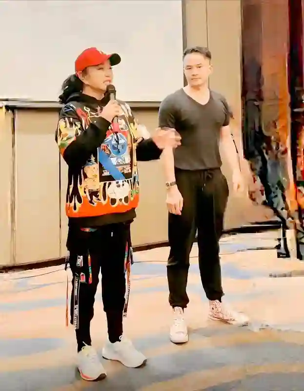 古柯：刘晓庆小38岁的前男友，索要500万不成，如今活成了这般模样