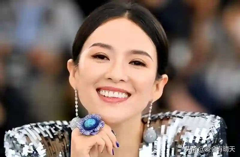 离婚一年半后，章子怡实力回归，证明：没有汪峰，娱乐圈照样体面