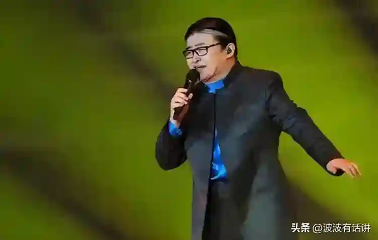 61岁刘欢晚年生活：父母离世女儿未婚，被“不死癌症”困扰多年