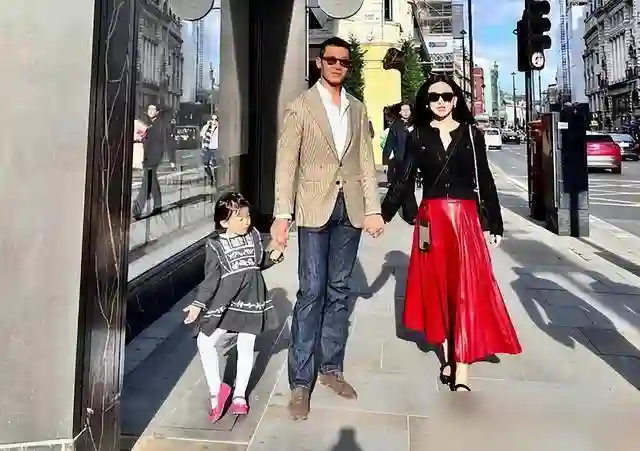 40岁朱珠全素自拍上热搜：这状态凭啥这么稳？