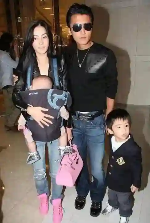 王菲成了笑柄？即使谢霆锋向王菲表白百次，张柏芝依然是“赢家”