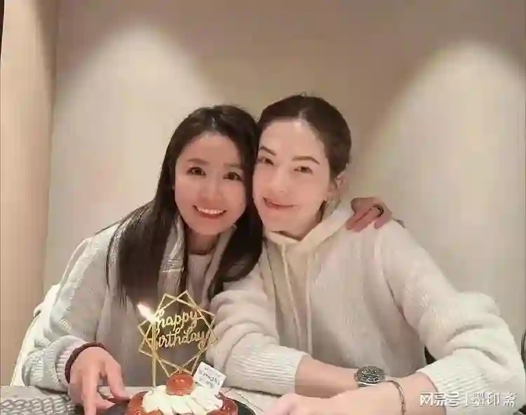 林心如许玮甯参加聚会，霍建华邱泽融入老婆圈子，阵容豪华太养眼