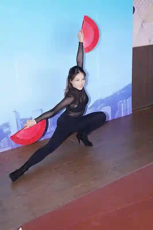 环球小姐香港区初选面试启幕 多才佳丽集体亮相