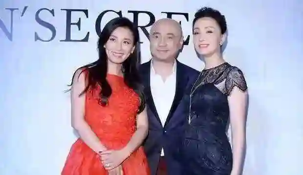 坐等离婚！徐峥清空与老婆陶虹互动主动划清界线，疑害怕被拉下水