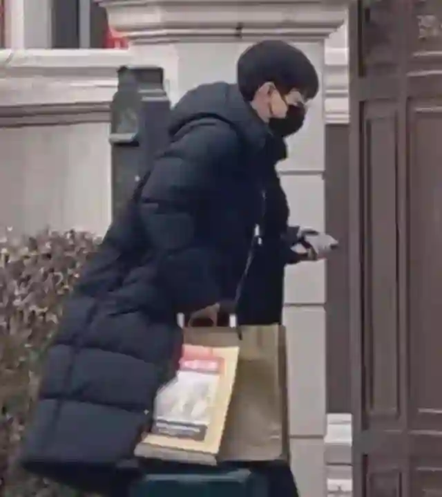 情史混乱、整容上瘾，这一次，谁都救不了鼻歪嘴斜的资源咖金晨！