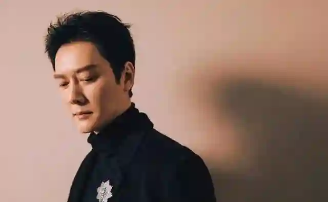 赵丽颖爆新恋情一个月后，冯绍峰不再沉默，给了她一记漂亮的回应