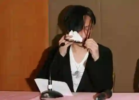 错过杨千嬅阿Sa后，郑中基与妻子闹上法庭，相爱13年，难体面收场