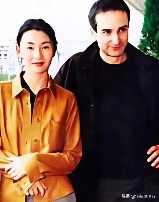 万万没想到，单身未育的张曼玉，如今在60岁活成了人生赢家