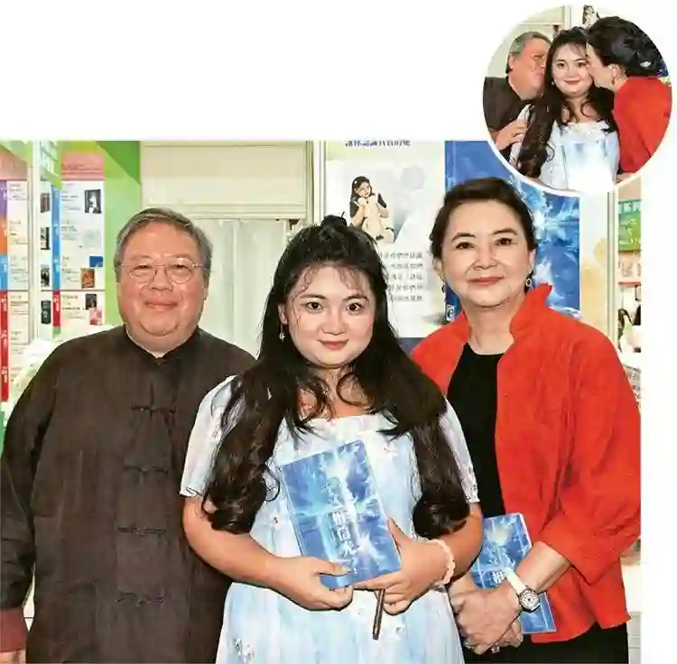 胡慧中母女在香港，女儿体重超180斤长相普通，本人不忍回应了