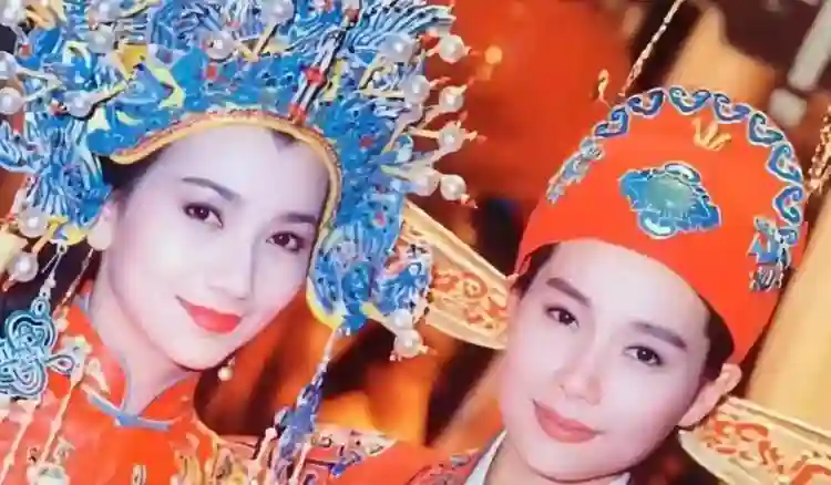 叶童凌晨官宣重要消息，决定退出巡演，撕开了赵雅芝最后“体面”