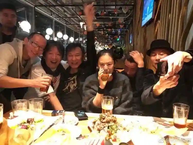 王菲窦唯北京往事：青春时爱上的人，要用多少个十年才能释怀？