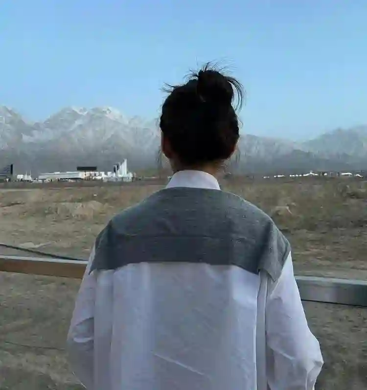陈德容年过半百却跑去昆仑过生日，姐妹一起庆贺是真心？还是敷衍？