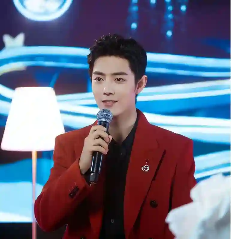 李健演唱会现场直击：肖战带爸妈惊喜现身，观众热情互动人气高