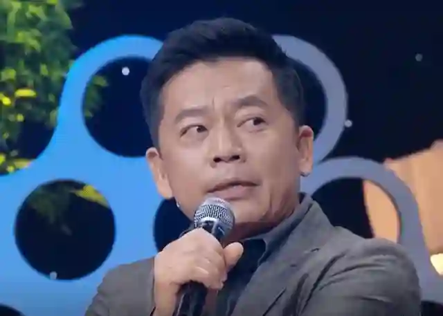 演员何政军：我这辈子最正确的决定，就是娶了个平凡的妻子