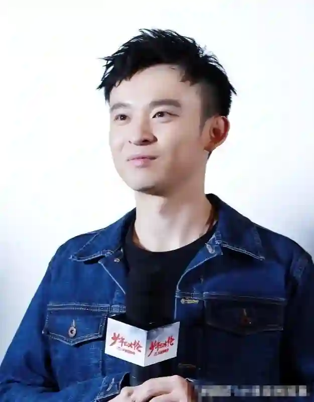 长相一般演技平平，却能让孙俪赵丽颖轮流为他搭戏，董子健不一般