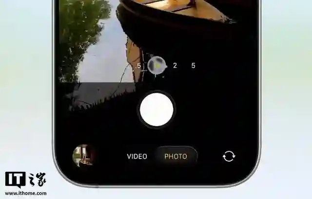 苹果iOS 26开放第三方App调用原生相机“电影效果”视频拍摄功能